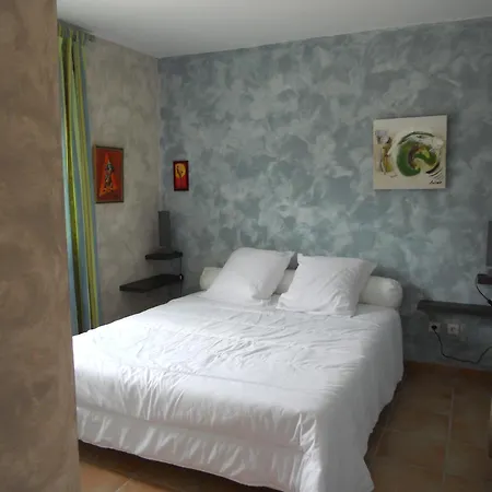 Apartment Independant Avec Jardin Saint-Gilles (Gard)